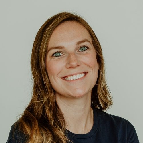 Portrait of McKenzie, a certified postpartum doula.
