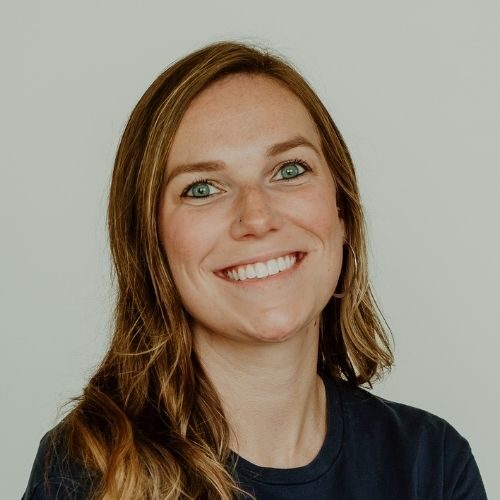 Portrait of McKenzie, a certified postpartum doula.